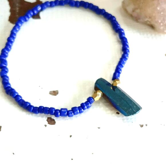 Dainty Titanium Quartz Crystal Stretch Bracelet, Minimalist Gemstone Jewelry, OS - Picture 2 of 3